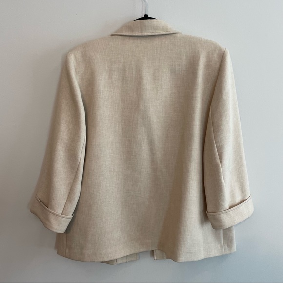 ALFRED DUNNER Cropped Sleeve Shacket - Oatmeal, Size 12 - Picture 7 of 9